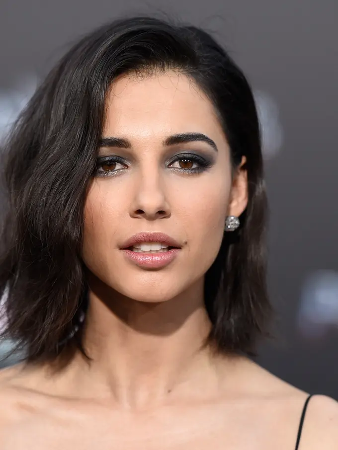 Naomi Scott, Pemeran Putri Jasmine dalam Film Aladdin