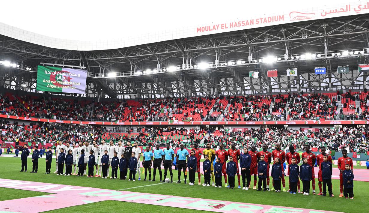 Sudan lolos dengan predikat peringkat tiga terbaik dari enam grup klasemen. Mereka sukses meraih 3 poin dengan selisih gol -4 di Grup E. (AFP/Gabriel Bouys)