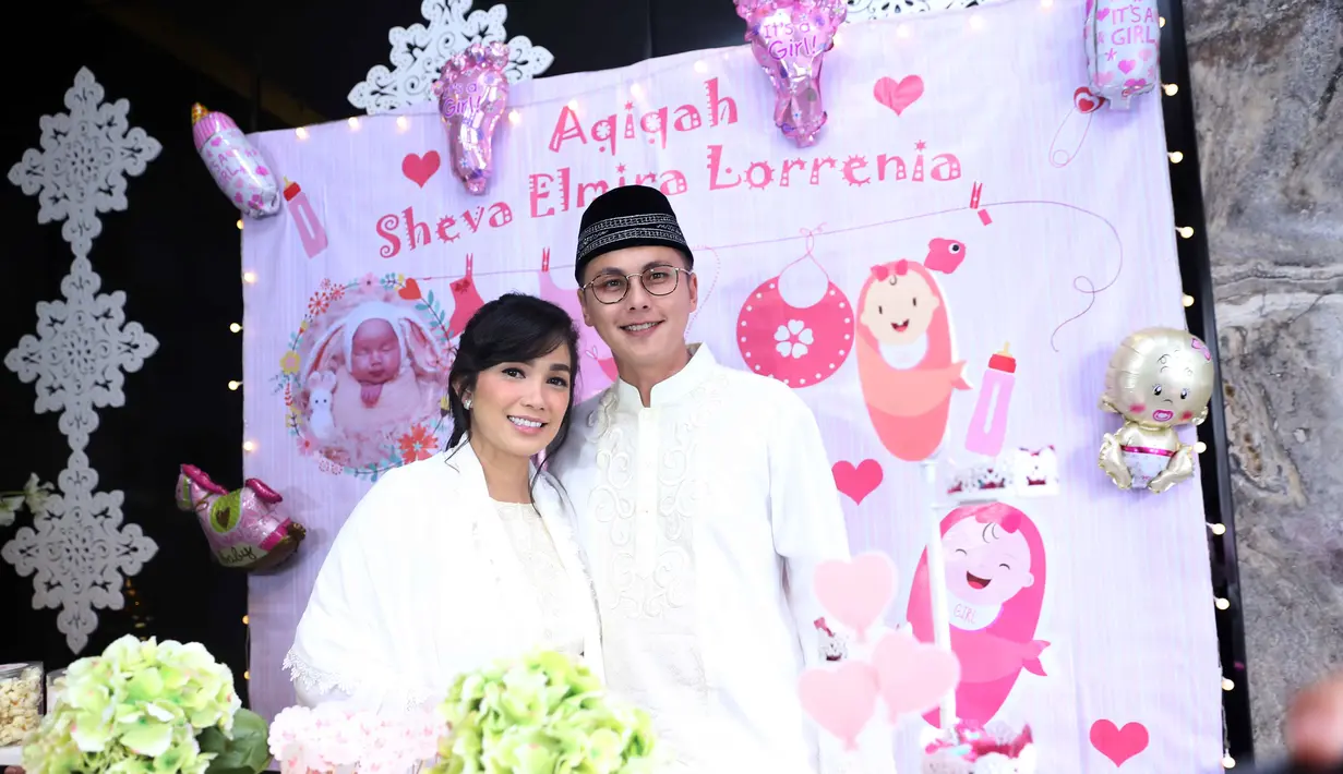 Seorang bayi cantik kembali hadir menambah warna di keluarga Andhika Pratama dan Ussy Sulistyawaty. Putri ke empat pasangan selebriti ini yang baru lahir beberapa minggu lalu diberi nama Sheva Elmira Lorrenia. (Nurwahyunan/Bintang.com)