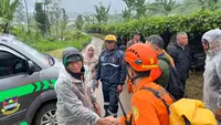 Hujan Deras Hambat Pencarian Korban Longsor di Cisarua Bandung Barat