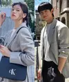 Lihat di sini beberapa potret gaya mirip antara Jung So Min dan Jung Hae In, seperti sedang ngedate beneran.