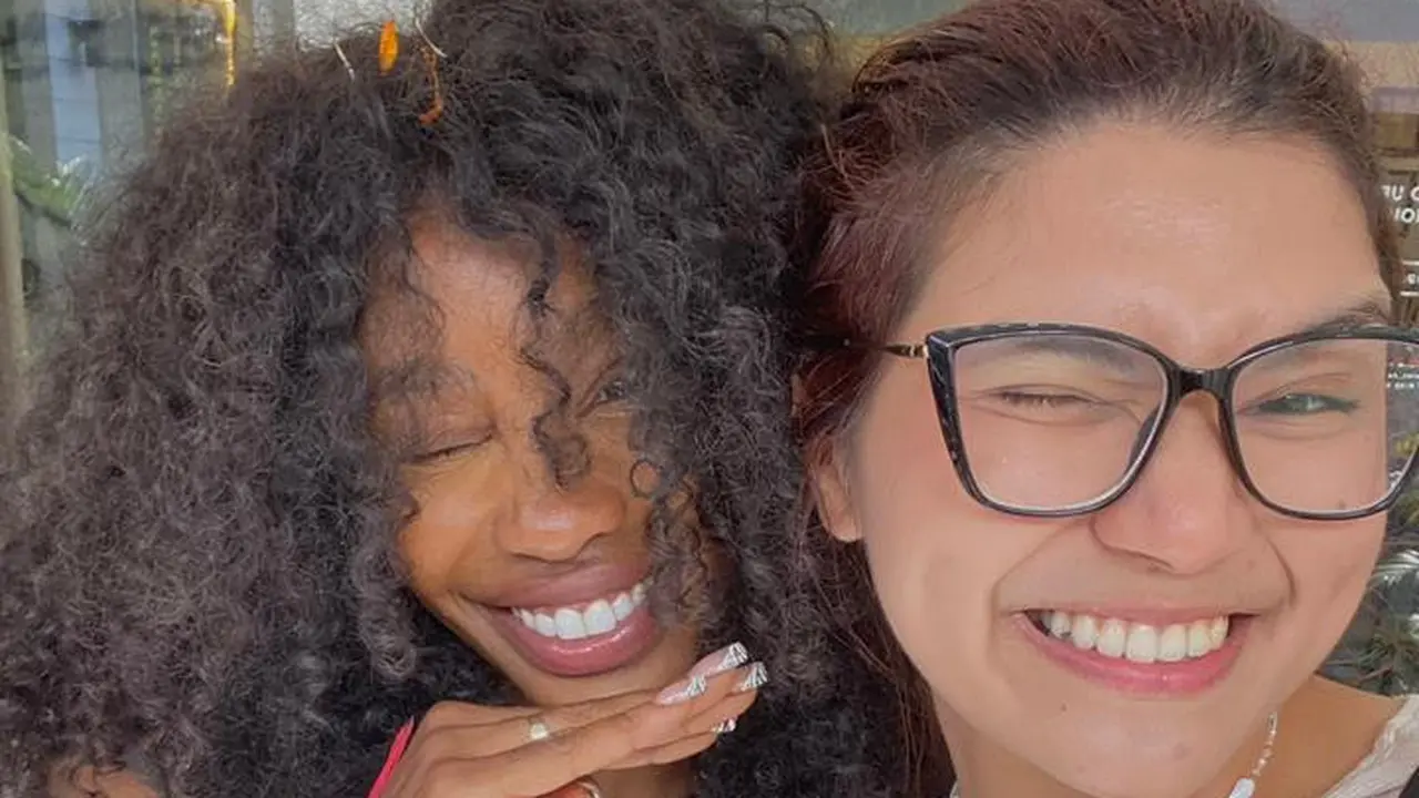SZA dan Penggemarnya, Viona (X/@txtdariviona)