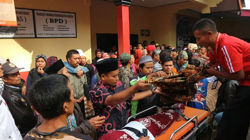 Kisah Pengantin Kehilangan Adik dalam Tragedi Longsor Purbalingga