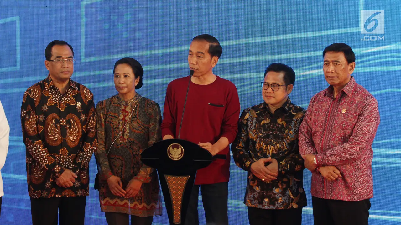 Kenakan Kaus Oblong, Jokowi Didampingi Para Menteri Resmikan Kereta Bandara Soekarno-Hatta