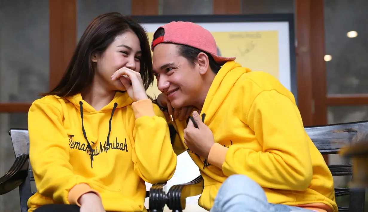 [Bintang] Vanesha Prescilla dan Adipati Dolken