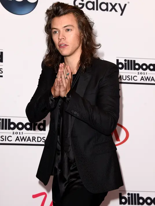 "Diriku bersikap profesional ketika mendapatkan peran, ini tuntutan peran di film pertama ku, jadilah diriku memangkas rambut kesayanganku ini," ungkap Harry. (AFP/Bintang.com)