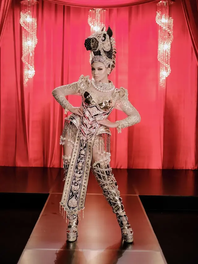 7 Potret Jihane Almira Pakai Kostum Bertema Kuda NTT untuk Miss Supranational 2021