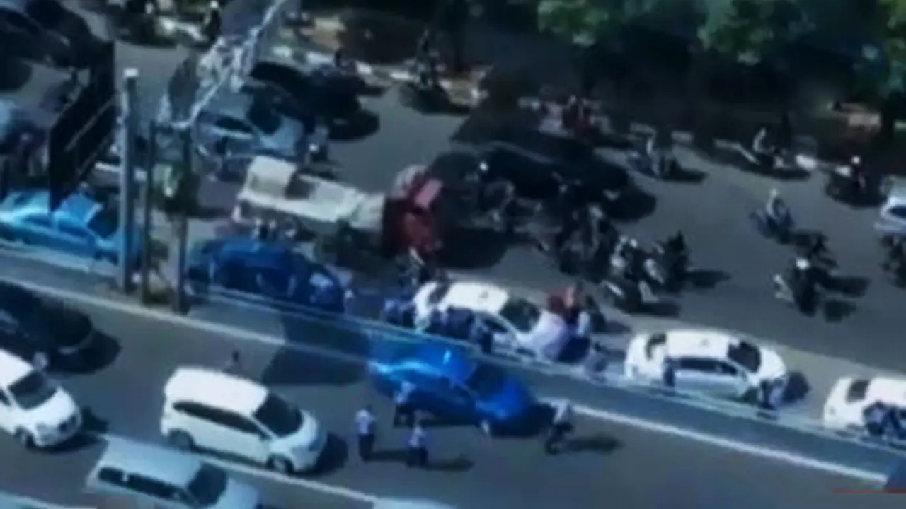 VIDEO: Rekaman Aksi Sopir Anarki Hadang Berpenumpang