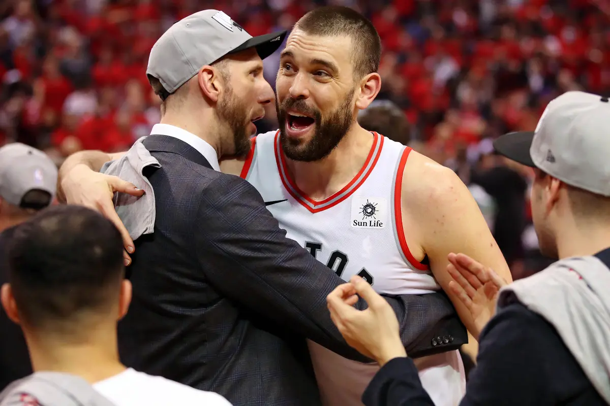 FOTO: Ukir Sejarah ke Final NBA, Toronto Raptors Berpesta