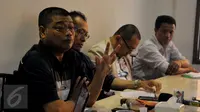 Rohaniwan, Romo Benny Susetyo (kiri) memberikan pemaparan saat diskusi Koalisi Masyarakat Berantas Mafia Parlemen Menyikapi Perkembangan Sidang MKD, Jakarta, Selasa (8/12/2015). (Liputan6.com/Faisal R Syam)