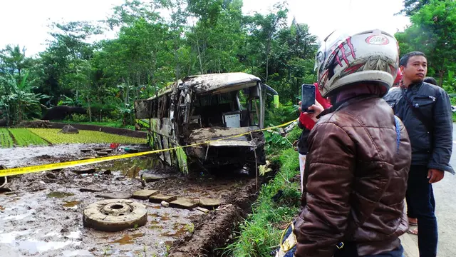 Kecelakaan Bus