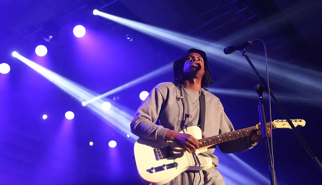 Penonton selalu diajak bernyanyi di setiap lantunan lagu yang ia bawakan di Java Jazz 2018. (Bambang E. Ros/Bintang.com)