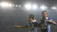 Aksi Zulham Zamrun saat laga Persib Bandung vs Persiba Balikpapan di Piala Presiden 2015 (Liputan6.com / Herman Zakharia)