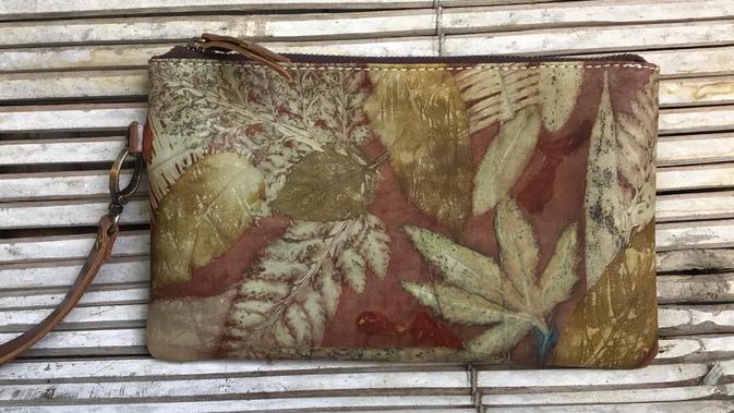 Prajan Eco di Yogyakarta memproduksi kain dan kerajinan kulit dari bahan alami dan ramah lingkungan (Liputan6.com /Switzy Sabandar)