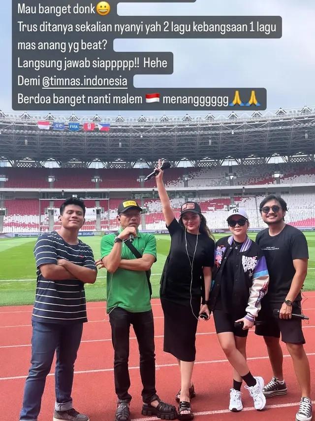 7 Potret Carmen Gloria, Penyanyi yang Ikut Bawakan Lagu Bersama Anang dan Ashanty di GBK