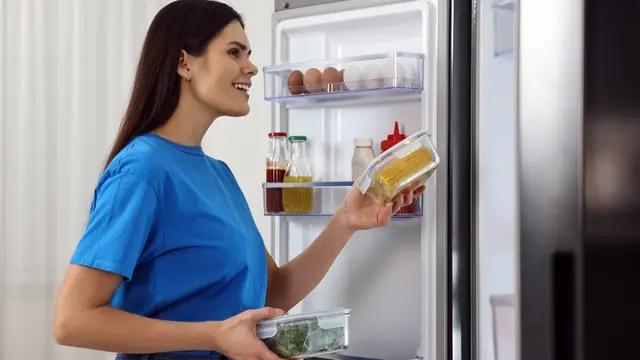 4 Tips Menyimpan Makanan Bersantan Agar Nggak Cepat Basi