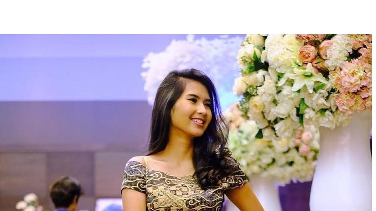 Kerap Bergaya Kasual, Ini 7 Potret Soraya Rasyid dengan Gaun Menawan