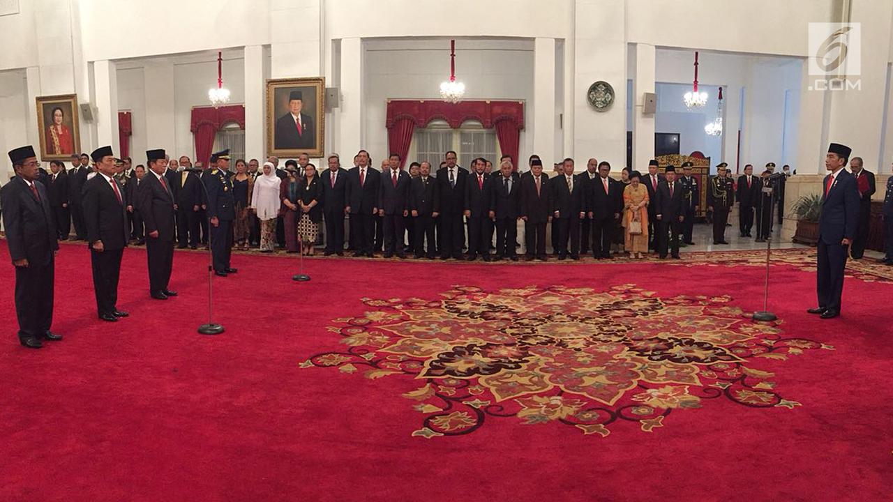 Pelantikan di Istana