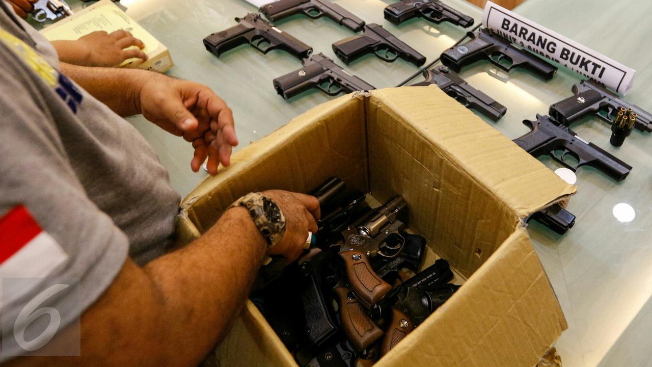 20151115-Senjata Api Ilegal-Jakarta-Yoppy Renato