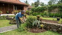 10 Cara Menjaga Kebun Rumah agar Tidak Menjadi Sarang Ular, Mudah dan Aman