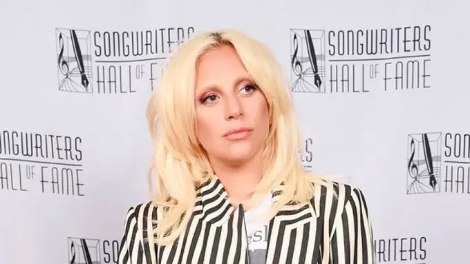 [Bintang] Lady Gaga