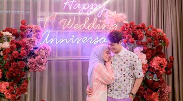 Rayakan Anniversary Pernikahan, Ini Potret Romantis Rizky Billar dan Lesti Kejora