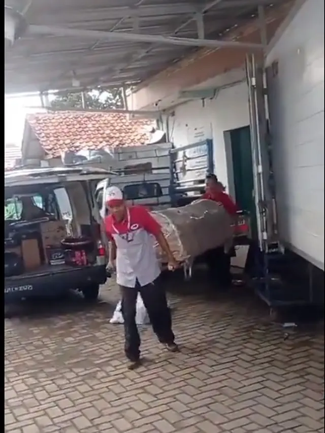 7 Potret Paket Beli Barang Online Ini Absurd Banget, Bikin Tepuk Jidat