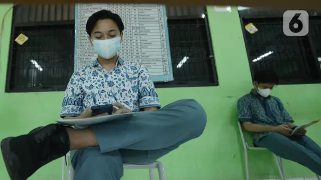 Vaksinasi Anak Usia 12-17 Tahun di SMAN 20 Jakarta
