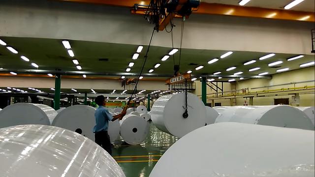 Melongok Pabrik  Kertas  Terbesar di  Asia Tenggara Bisnis 
