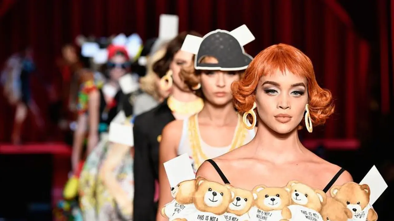 Moschino di Milan Fashion Week 2017.
