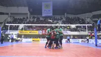 Surabaya Bhayangkara Samator menyudahi perlawanan Jakarta Pertamina Energi dengan kemenangan 3-1, di GOR Ken Arok, Malang, Sabtu (28/1/2017). (Bola.com/Andhika Putra)