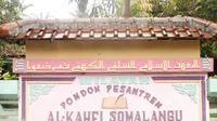 Profil Pondok Pesantren Al-Kahfi Somolangu, pondok pesantren tertua di Indonesia.