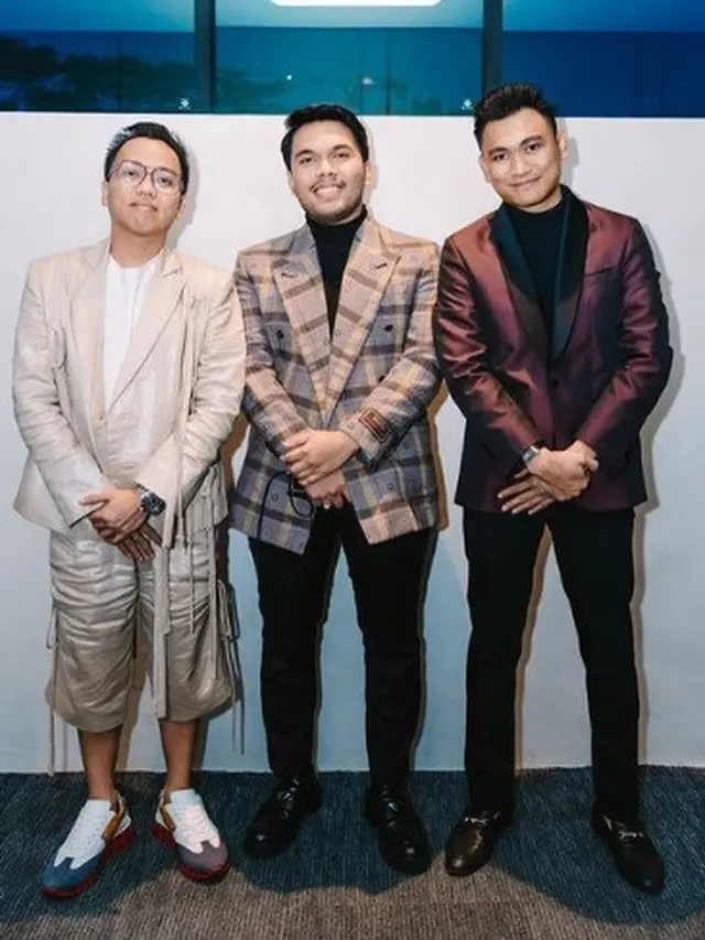 Potret Thariq Halilintar di Met Gala Tiktok Replay 2023 (Sumber: Instagram/thariqhalilintar dan Instagram/aanstory)