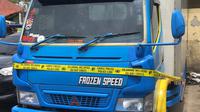 Barang bukti truk muatan 5 ton ikan salem yang diduga dirampok seorang wanita dan beberapa anak buahnya di Penjaringan, Jakarta Utara. (Foto: Istimewa)