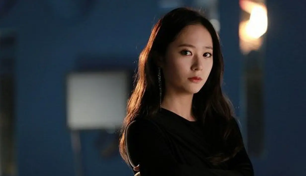 Tak hanya cantik dan seksi, Krystal juga berbakat saat meluncur di atas es. (Foto: Soompi.com)