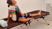 Atlet sepeda Filipina, Ariana, mengalami cedera saat tampil di nomor cross coutry putri. (Dok. Basarnas Jawa Barat)