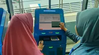 PT ASDP Fefrry Indonesia Cabang Merak, mengoperasikan 20 unit Vending Mesin, untuk libur Natal dan Tahun Baru (Nataru) tahun ini. (Liputan6.com/ Yandhi Deslatama)