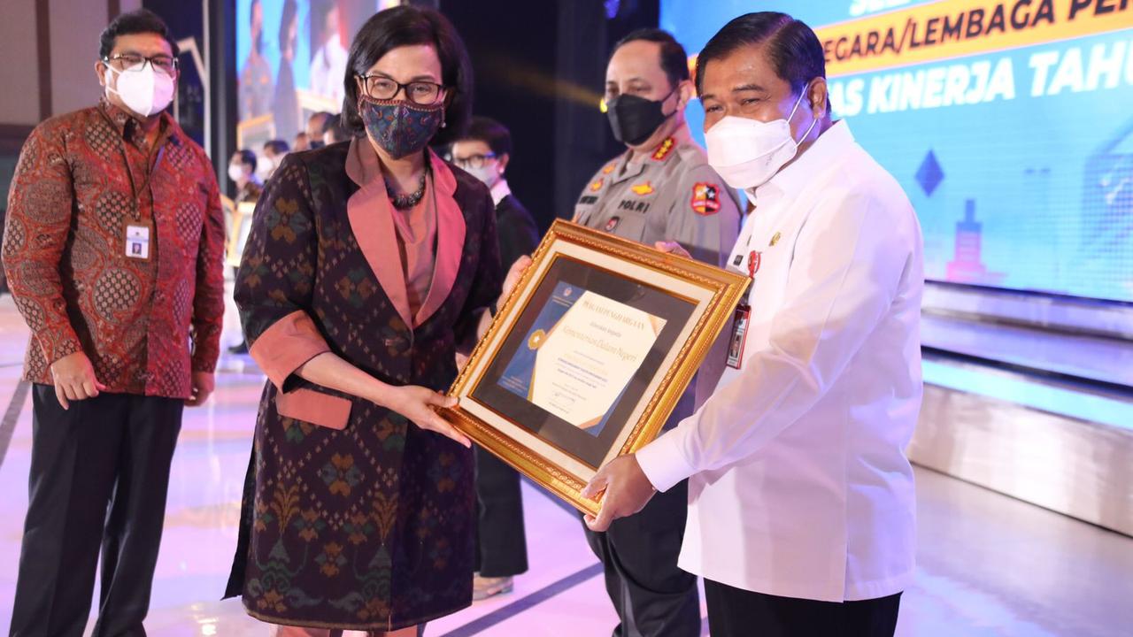 Tata Kelola Anggaran Baik, Kemendagri Sabet Penghargaan K/L Berkinerja Sangat Baik