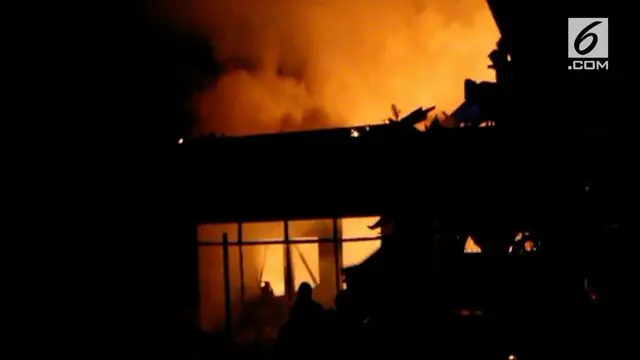 VIDEO: Kebakaran di Pulo Gadung karena Korsleting Listrik