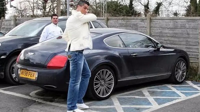 Usai Tambah Mobil, CR7 Jual Bentley Continental