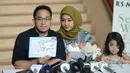 Poppy Bunga baru saja melahirkan anak keduanya secara caesar. Bayi lelaki-laki tersebut lahir dengan berat 3,4 kg dan tinggi 51 cm. Lahir secara caesar dan diberinama Muhammad Arkandra Malik Riphat. (Nurwahyunan/Bintang.com)