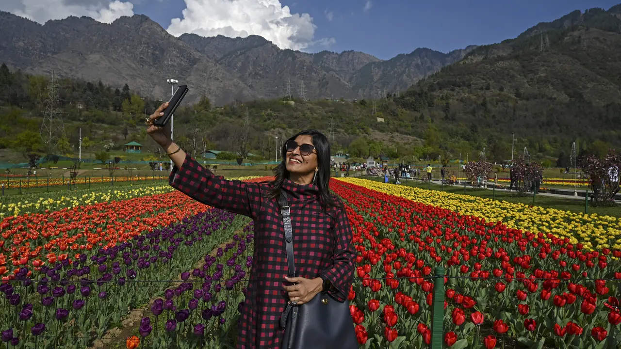 Taman tulip terbesar di Asia di Kashmir