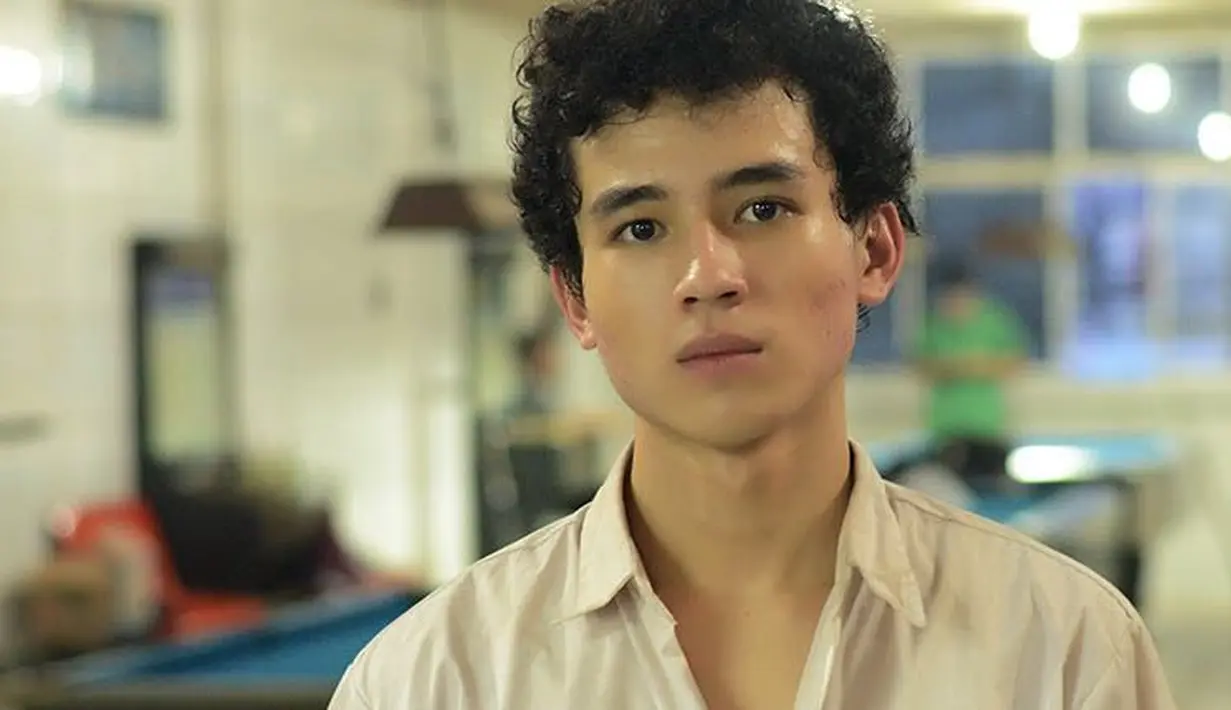 Bukan pertama kalinya bermain film, di tahun 2016 lalu ia sudah membintangi film berjudul Pertaruhan. Kala itu ia beradu akting dengan Aliando Syarief, Adipati Dolken, Jefri Nichol dan Tio Pakusadewo. (Instagram/giulioparengkuan)