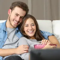 Setuju dengan ungkapan happy wife, happy life? Cari tahu cara membahagiakan istri yuk!