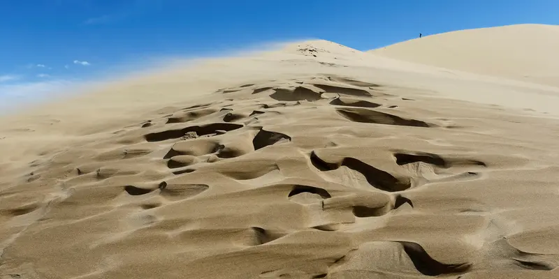 20160617-Ajaib, Anda Bisa Mendengar Suara Pasir Bernyanyi di Bukit Kazakhstan-Kazakhstan