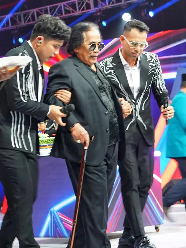 Raffi Ahmad Beri Doa Menyentuh di Hari Ulang Tahun Rhoma Irama (instagram/raffinagita1717)