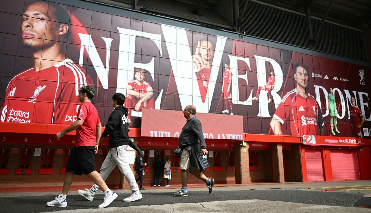 Isak kini tercatat sebagai pemain paling mahal dalam sejarah Liverpool sekaligus transfer termahal di sepak bola Inggris. Bandrol 125 juta pounds berhasil melampaui seluruh rekor transfer sebelumnya di Premier League. (AFP/Anders Wiklund)