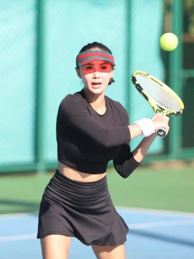 8 Potret Gaya Sporty Artis Tanah Air saat Main Tenis, Anya Geraldine-Pevita Pearce