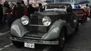 Mobil klasik Rolls-Royce Phantom II keluaran tahun 1933 dipamerkan dalam Japan Classic Automobile 2017 di Tokyo, Jepang (9/4). Dalam pameran itu, sebanyak 20 mobil klasik dari 1924 hingga 1981 dipamerkan. (AFP/Toshifumi Kitamura)
