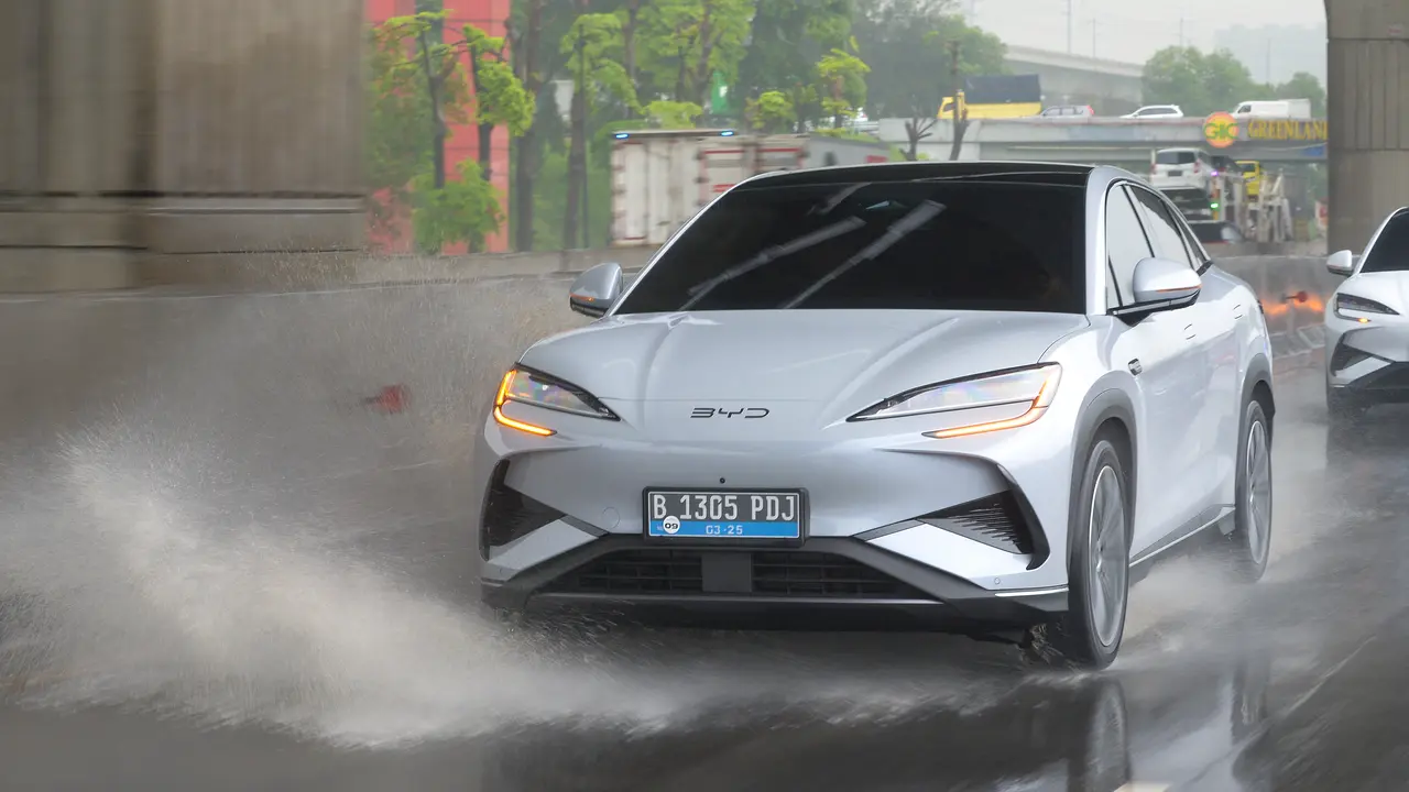 Libas Jakarta-Bandung, Begini Rasanya Ngegas Sportcar Kamuflase SUV Sealion 7 (ist)